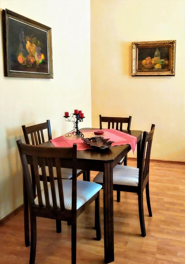 Apartment Sense Of Zizkov ปราก ภายนอก รูปภาพ