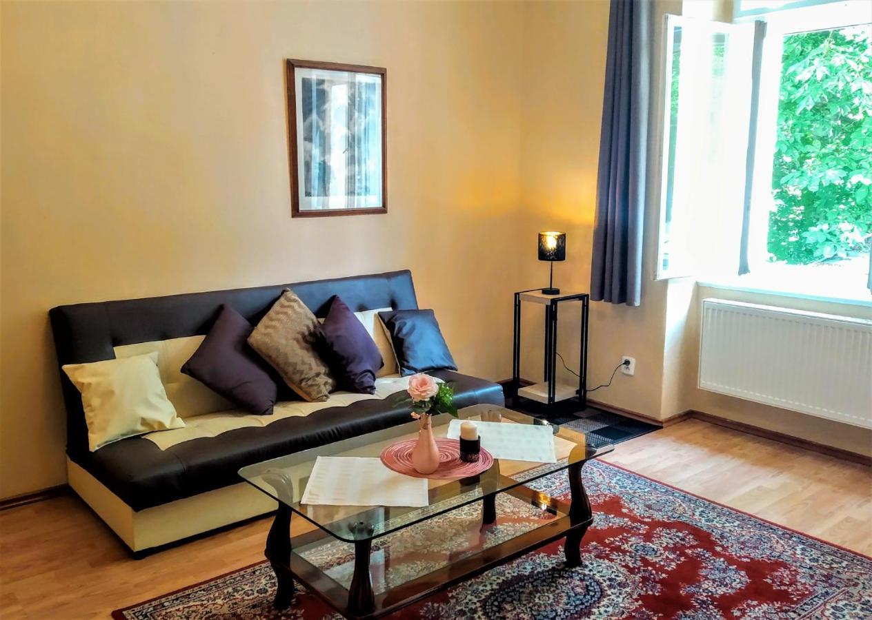 Apartment Sense Of Zizkov ปราก ภายนอก รูปภาพ