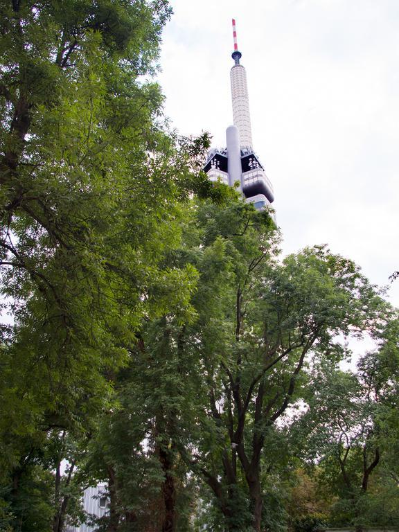 Apartment Sense Of Zizkov ปราก ภายนอก รูปภาพ