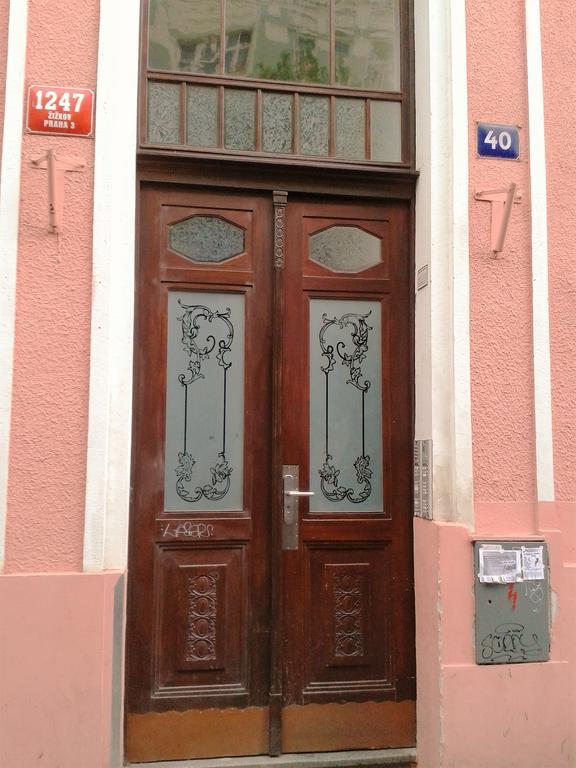 Apartment Sense Of Zizkov ปราก ภายนอก รูปภาพ