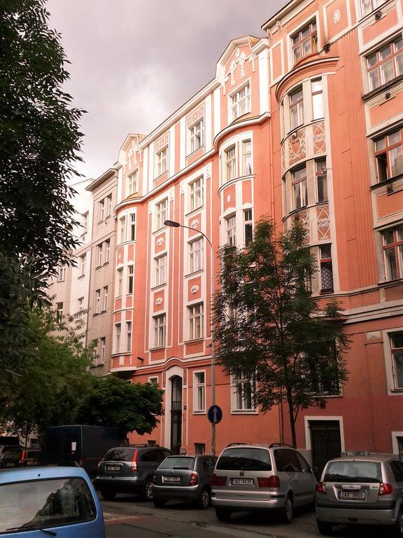 Apartment Sense Of Zizkov ปราก ภายนอก รูปภาพ